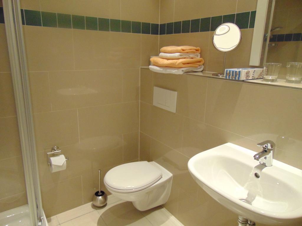 Ambiente Hotel Leipzig Quarto foto